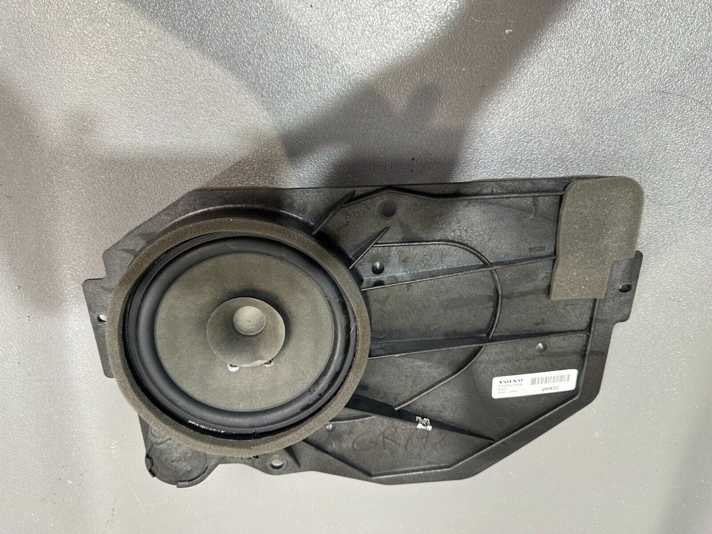 VOLVO C30 2007-2013 REAR DOOR SPEAKER GENUINE; P/N: 31252246