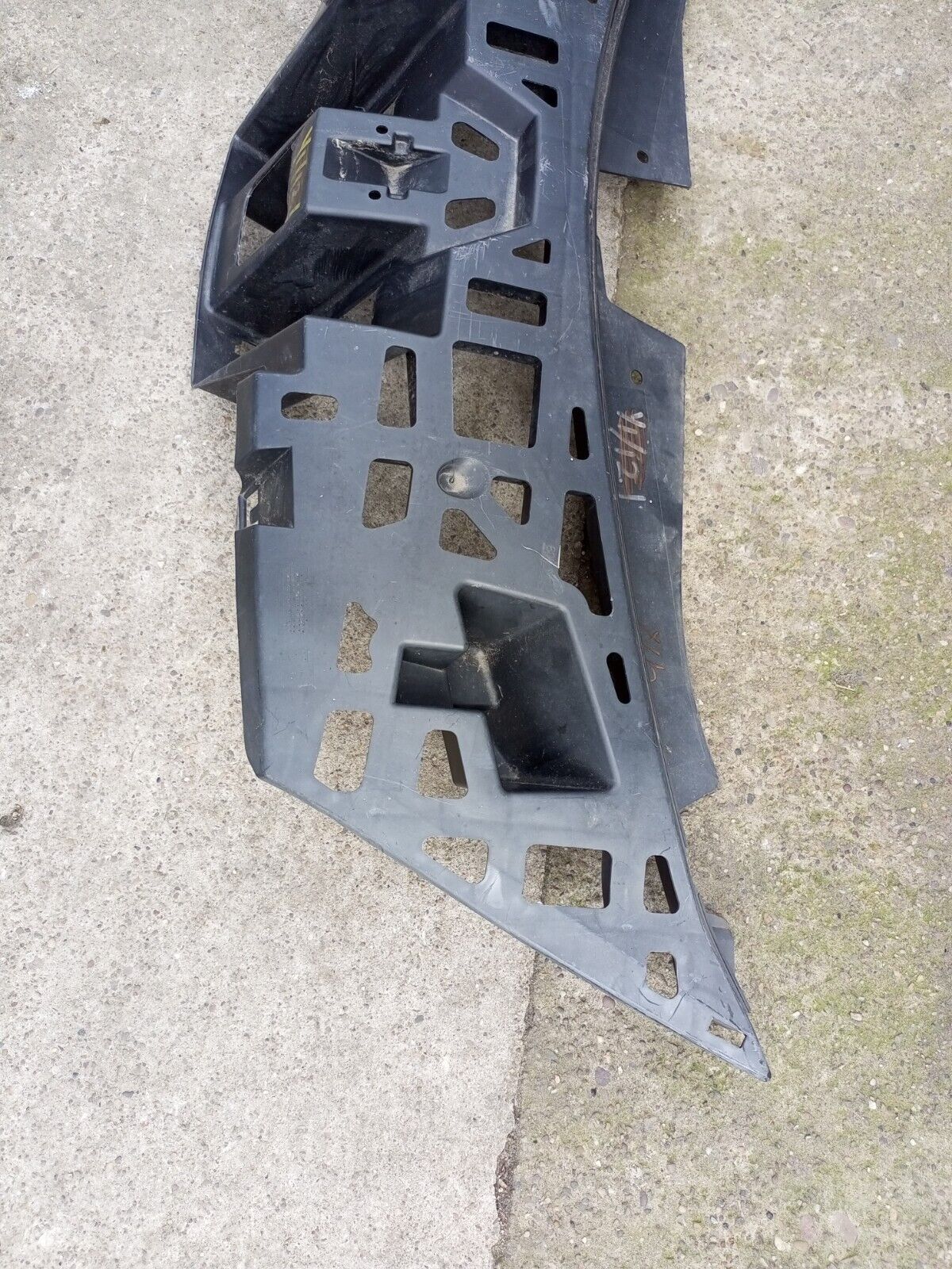 RENAULT CLIO FRONT BUMPER MOUNT BRACKET P/N:620364127R