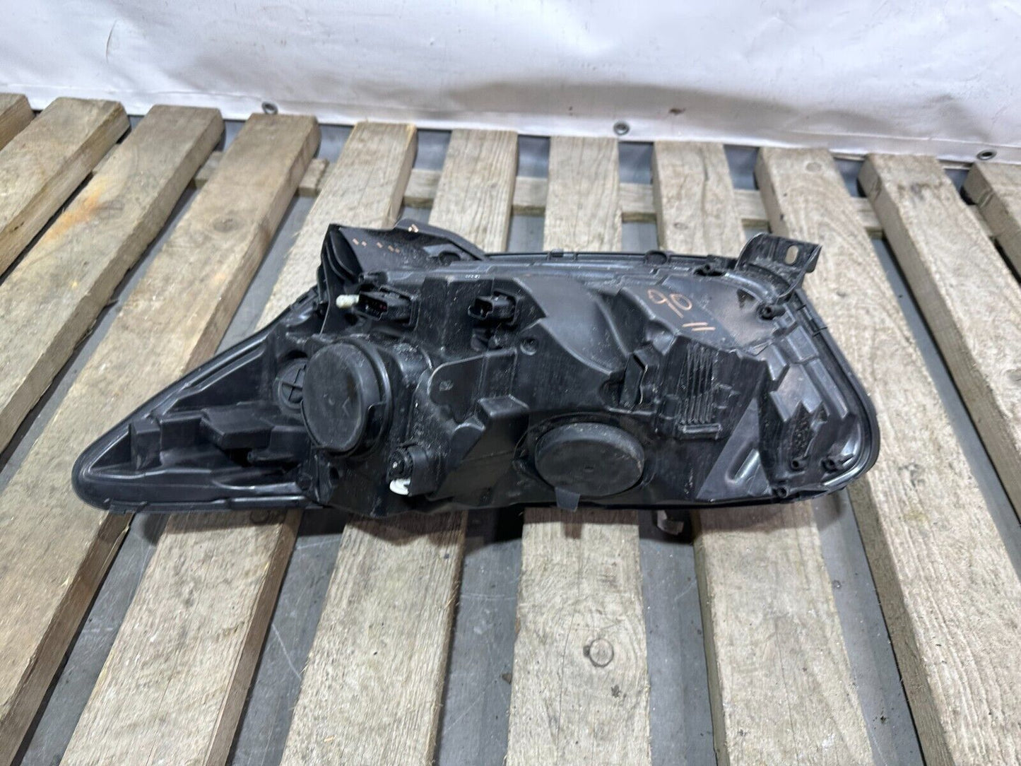 RENAULT CAPTUR  2013-2017 RIGHT SIDE HEADLIGHT P/N:260100961R