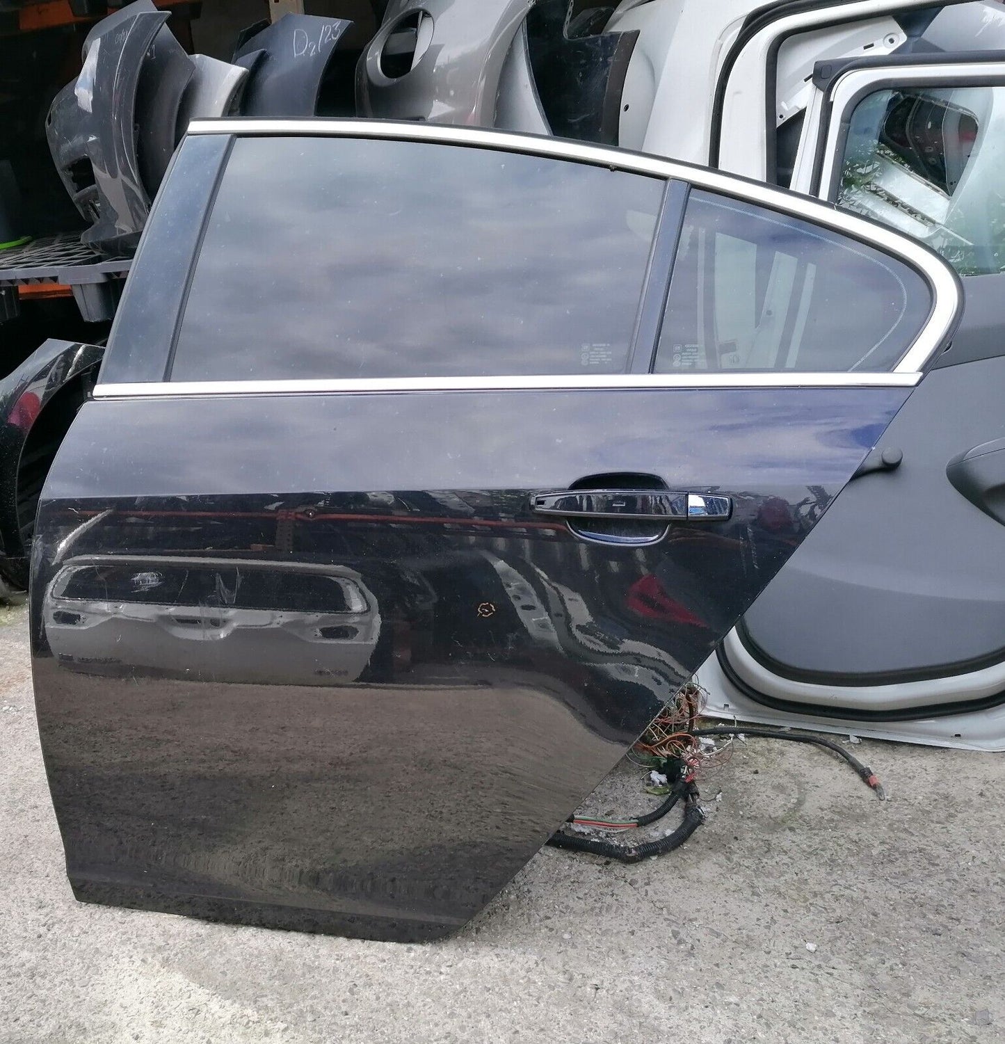 09-17 VAUXHALL INSIGNIA HATCH PASSENGER SIDE REAR DOOR BLACK COMPLETE