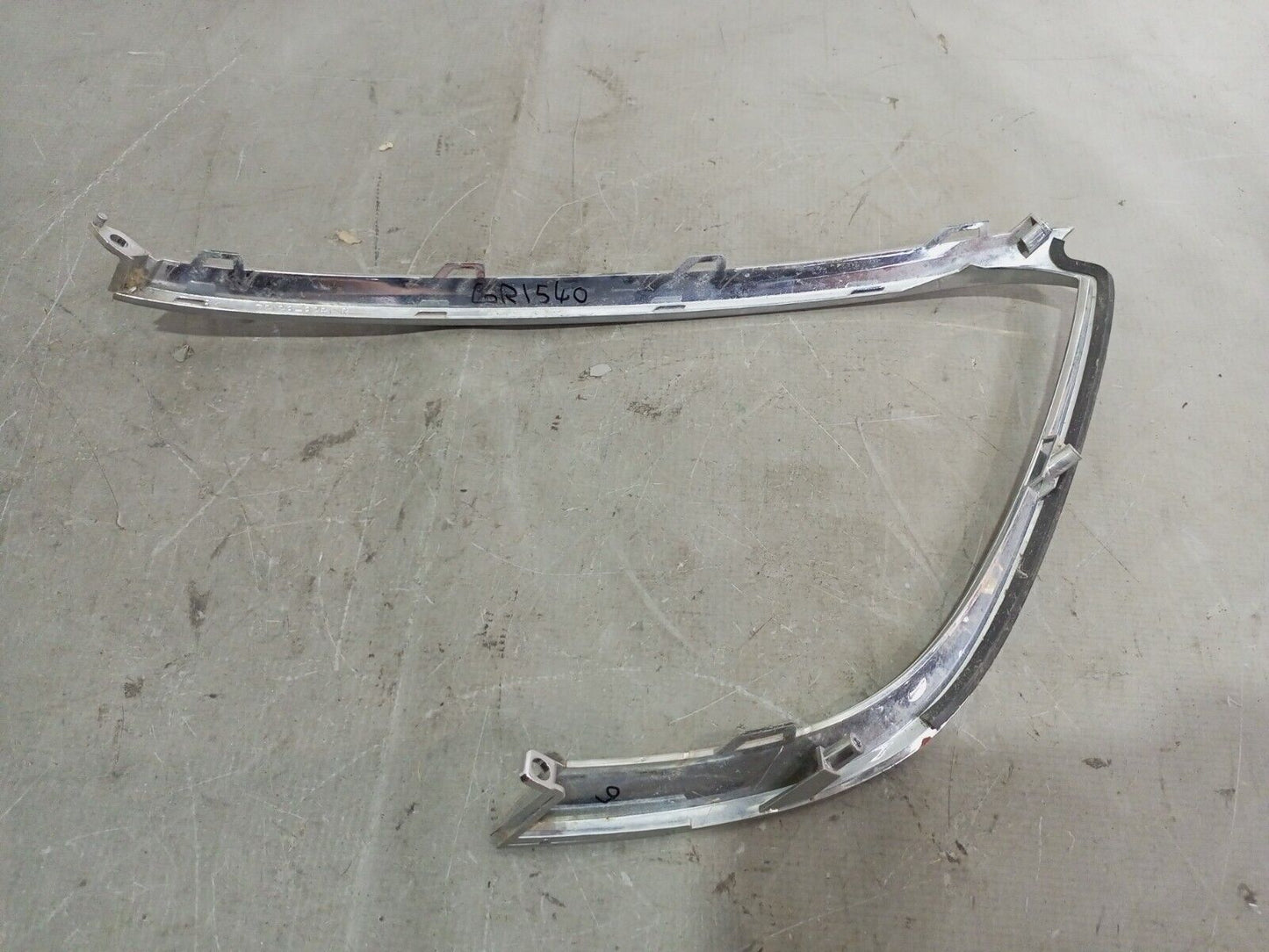 SUZUKI IGNIS FRONT BUMPER RIGHT SIDE CHROME GRILL P/N:72123-62R1