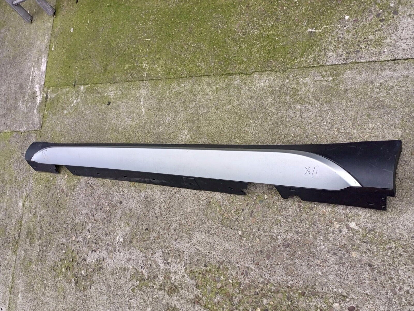 GENUINE BMW X1 E84 2009-2015 LEFT SIDE SKIRT OEM B06 OEM 51772990599