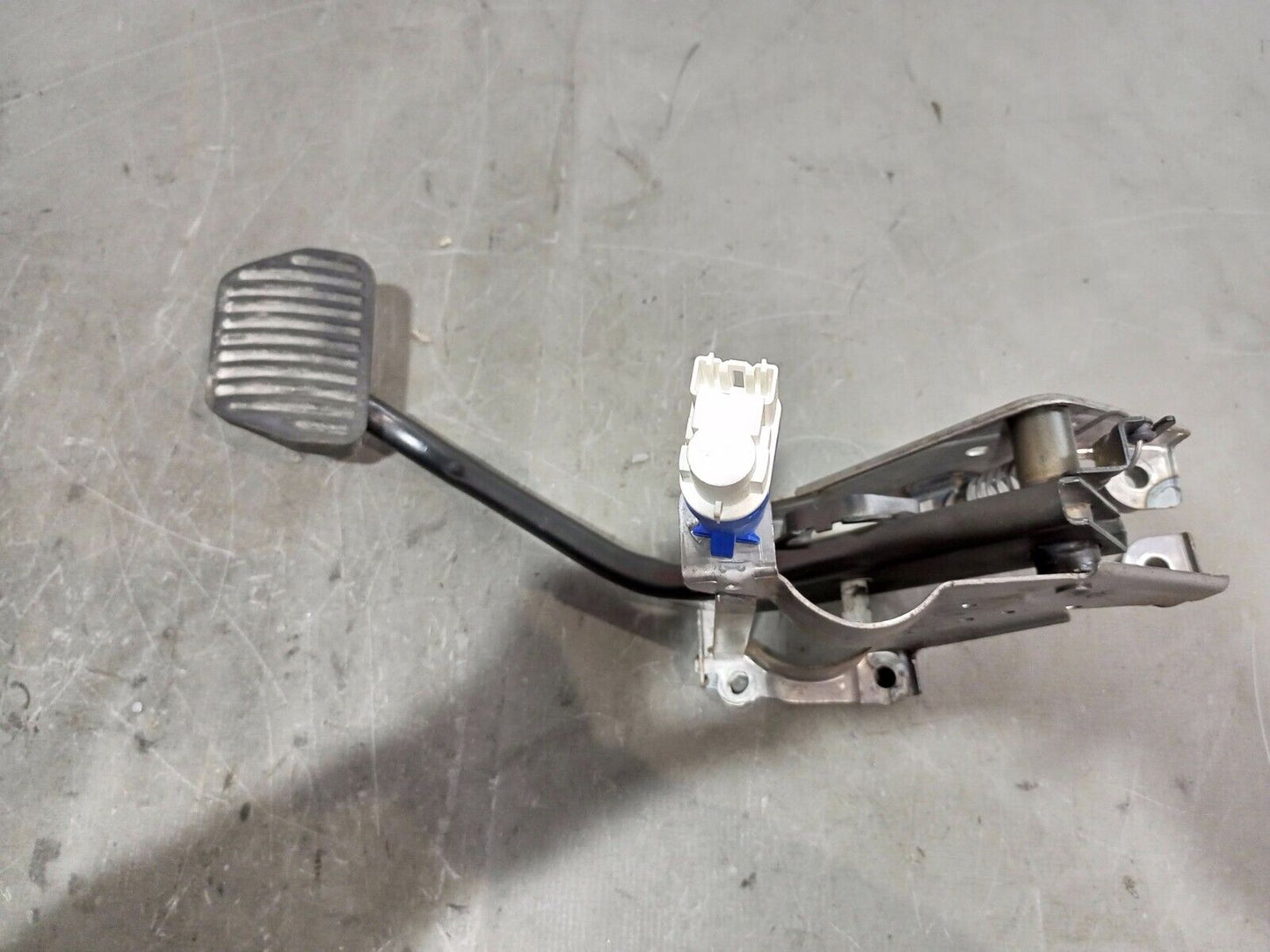 RANGE ROVER L405 2013-2016 AUTOMATIC BRAKE PEDAL ASSEMBLY P/N:DK622D094