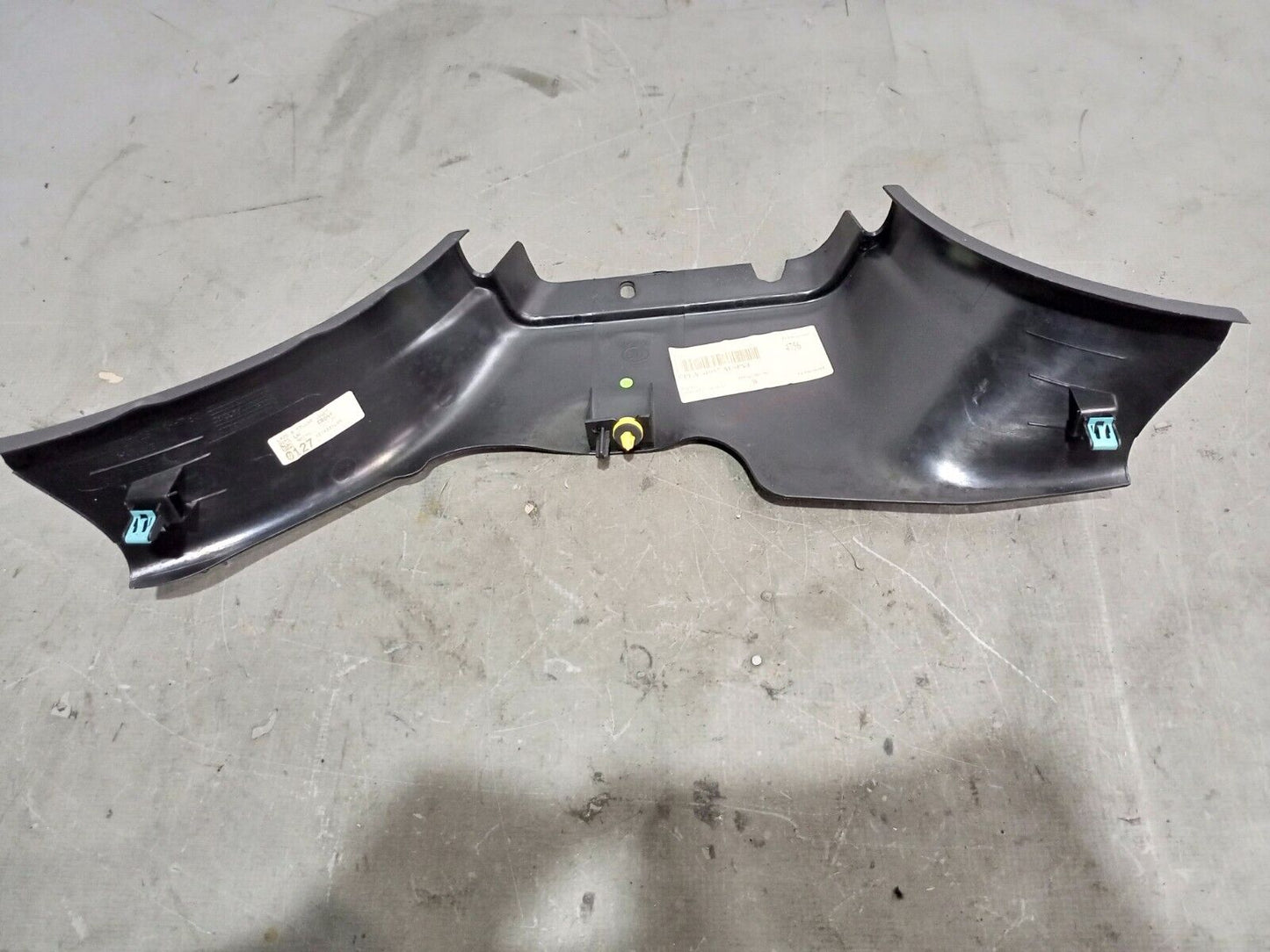 RANGE ROVER SPORT L494 FRONT LEFT LOWER B PILLAR TRIM P/N:CPLA-31057