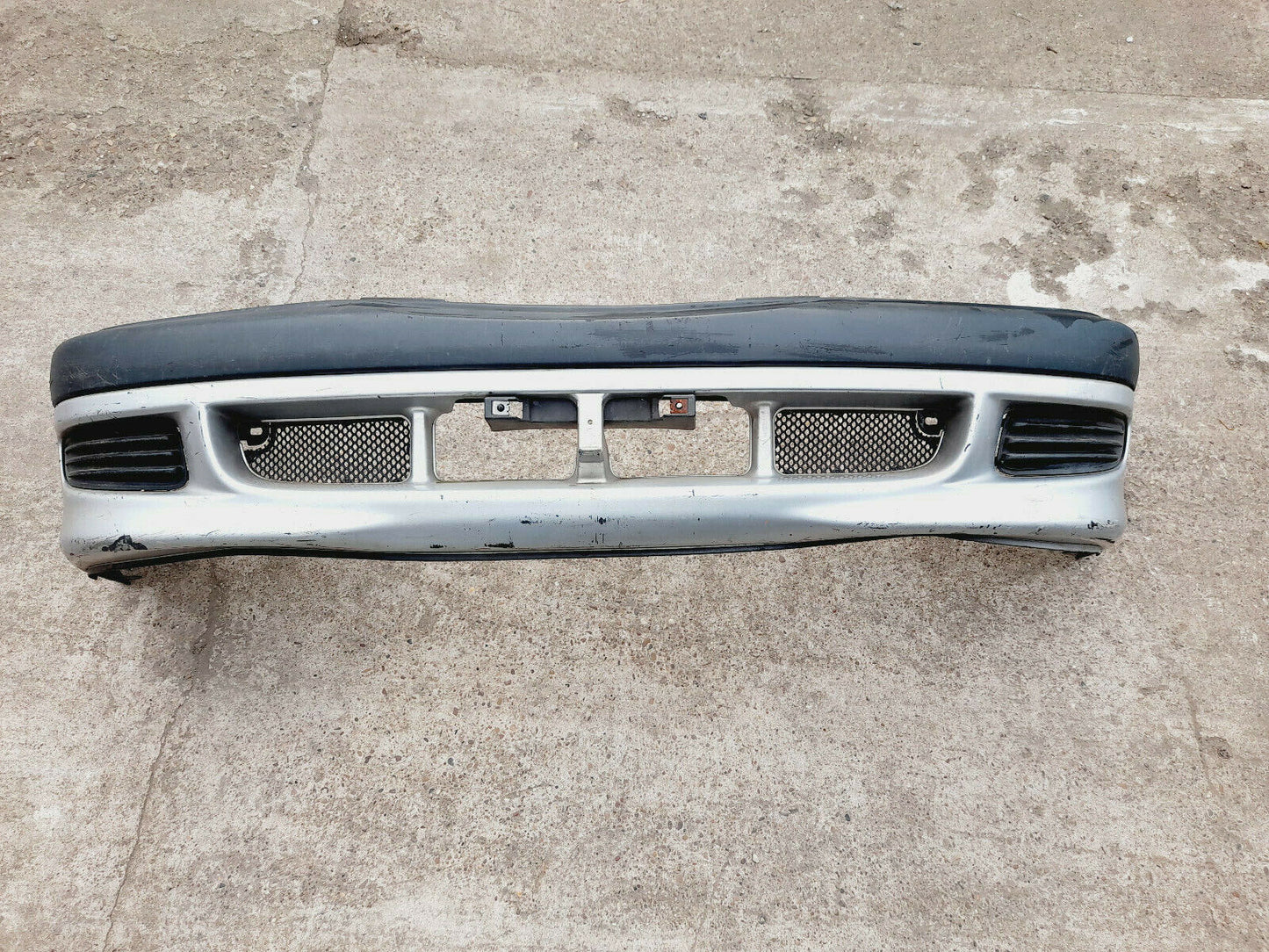 GENUINE TOYOTA AVENSIS 2000 FRONT BUMPER PN:5211905070