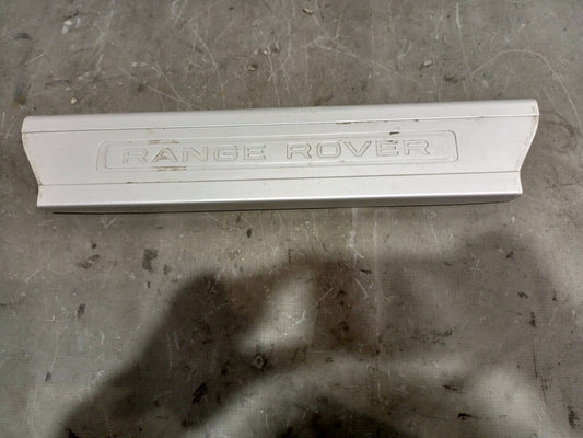 RANGE ROVER L405 FRONT RIGHT DOOR SILL PLATE P/N:CPLA-13200-AD