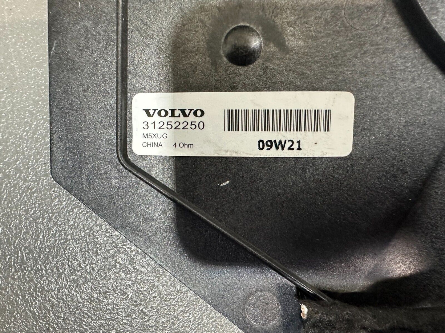 VOLVO C30 2007-2013 REAR RIGHT DOOR SPEAKER P/N: 31252250