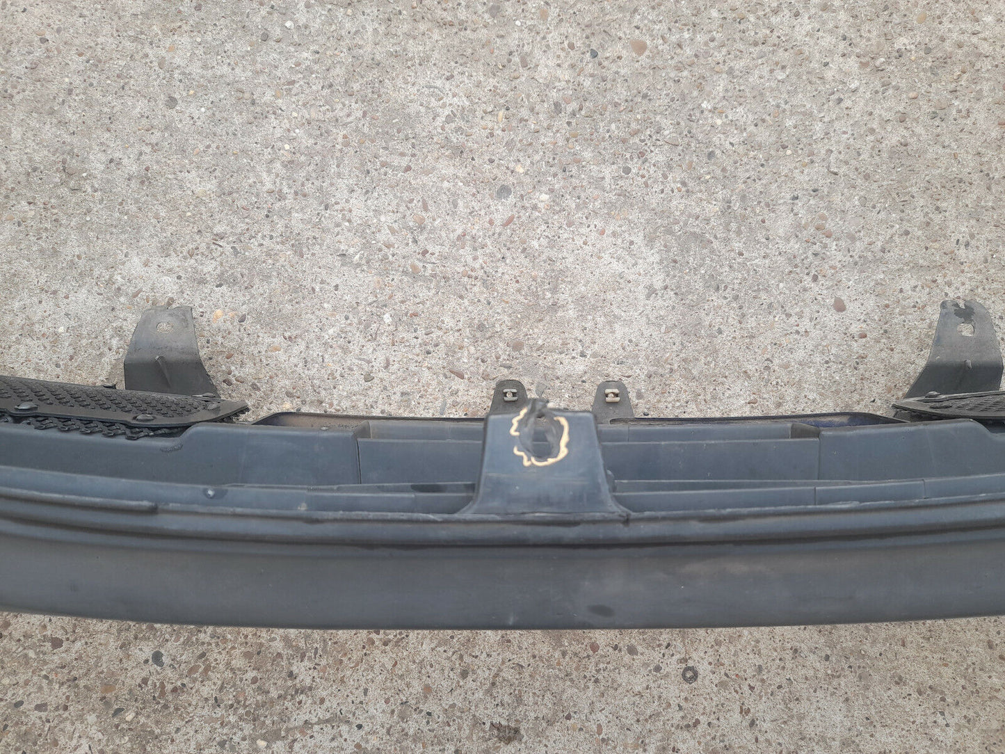 GENUINE TOYOTA AVENSIS 2000 FRONT BUMPER PN:5211905070