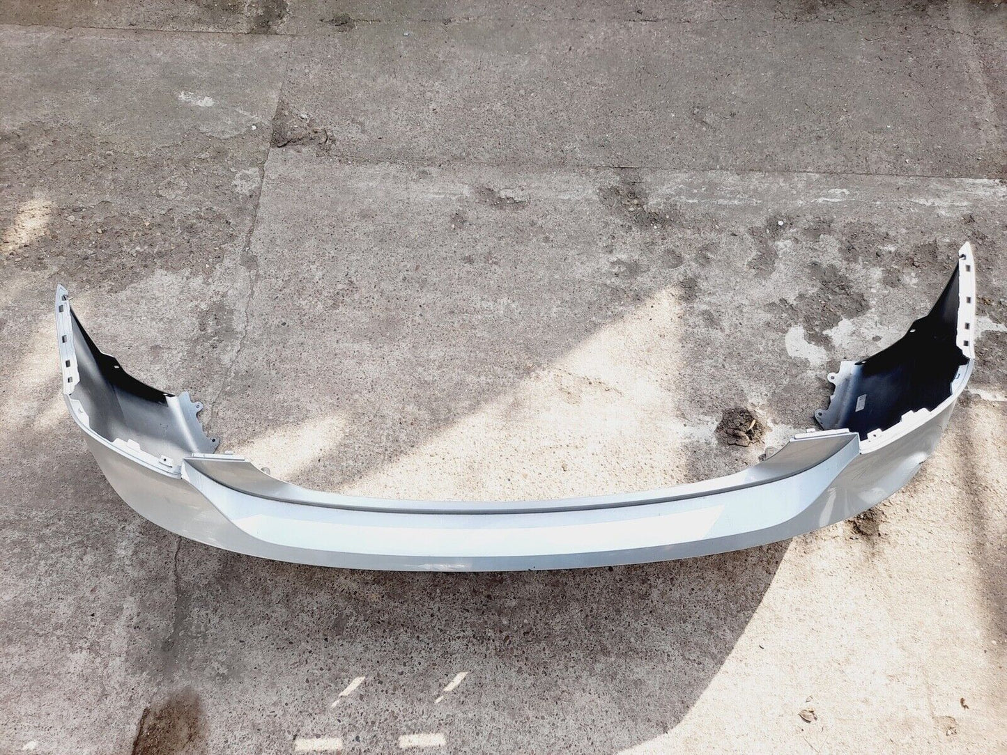 GENUINE BMW 1 SERIES F20 PRE-FACELIFT REAR BUMPER IN SILVER P/N:51127240918