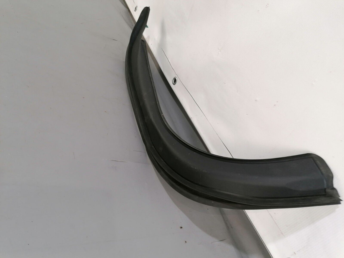 GENUINE MERCEDES E CLASS C238 COUPE FRONT LEFT DOOR SEAL 2017-ON P/N:A2387272100