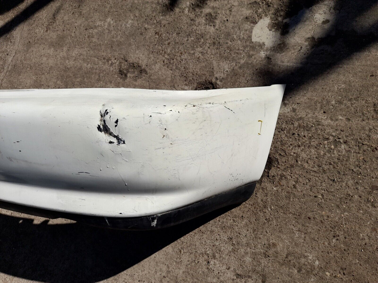 GENUINE TOYOTA COROLLA 1991-1995 REAR BUMPER P/N:521591A560