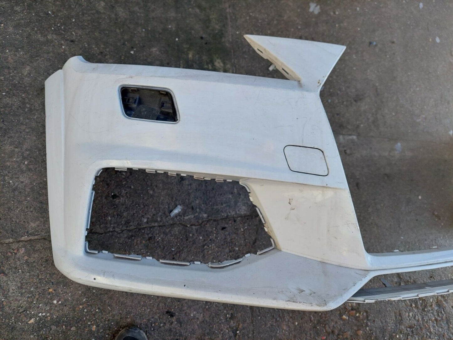 AUDI TT/ TTS 2015 ON S-LINE FRONT BUMPER WITH WASHER HOLES IN WHITE GENUINE