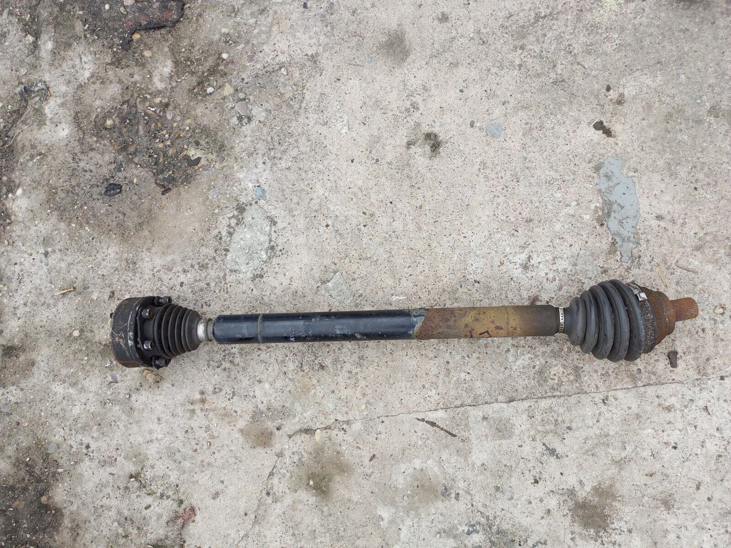 AUDI A3 8P VW GOLF MK5 1.6 PETROL 5 SPEED PASSENGER LEFT DRIVESHAFT 2004-2008