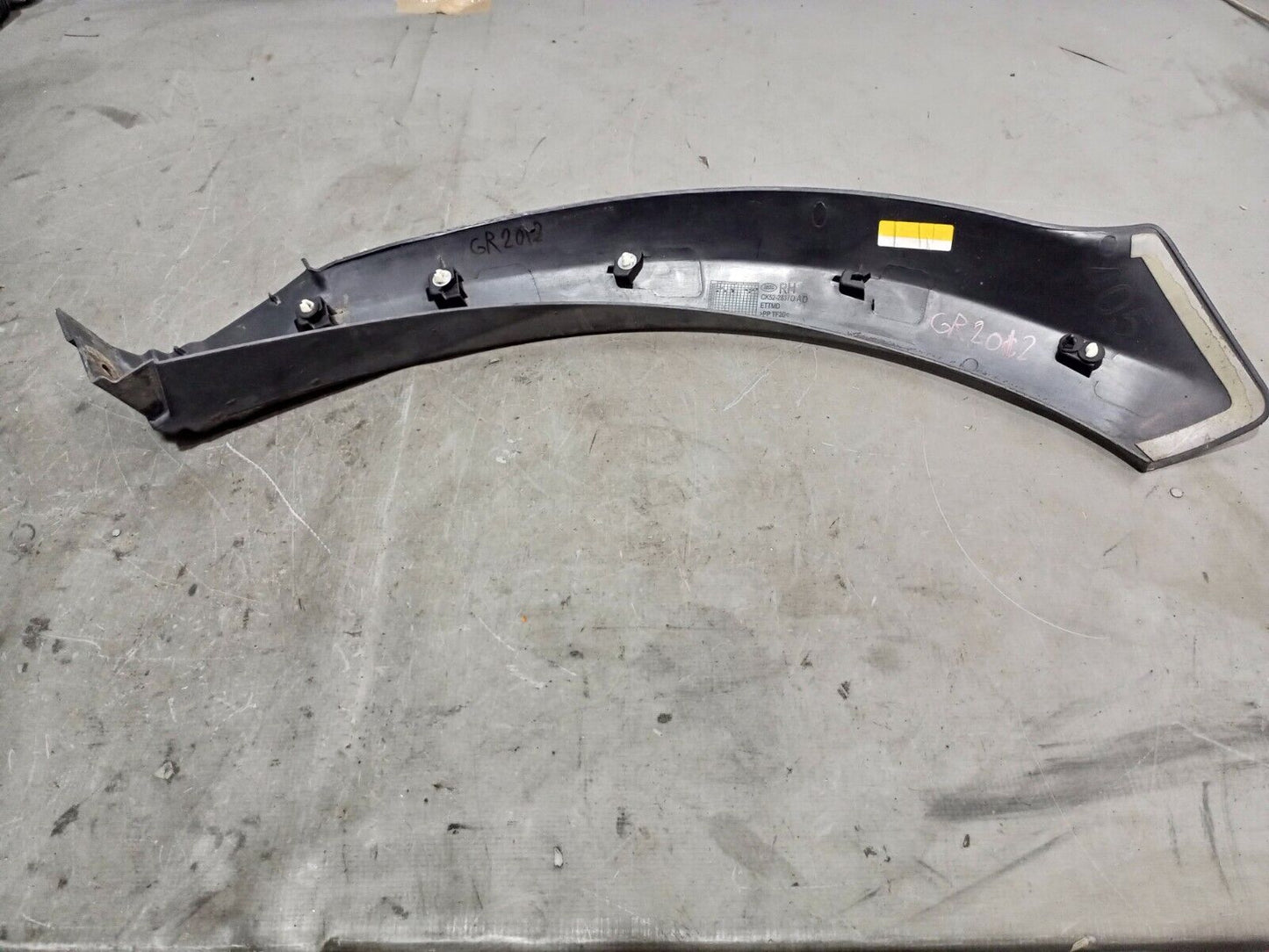 RANGE ROVER 2013-22 REAR RIGHT WHEEL ARCH FLARE MOLDING P/N:CK52-28370-AD