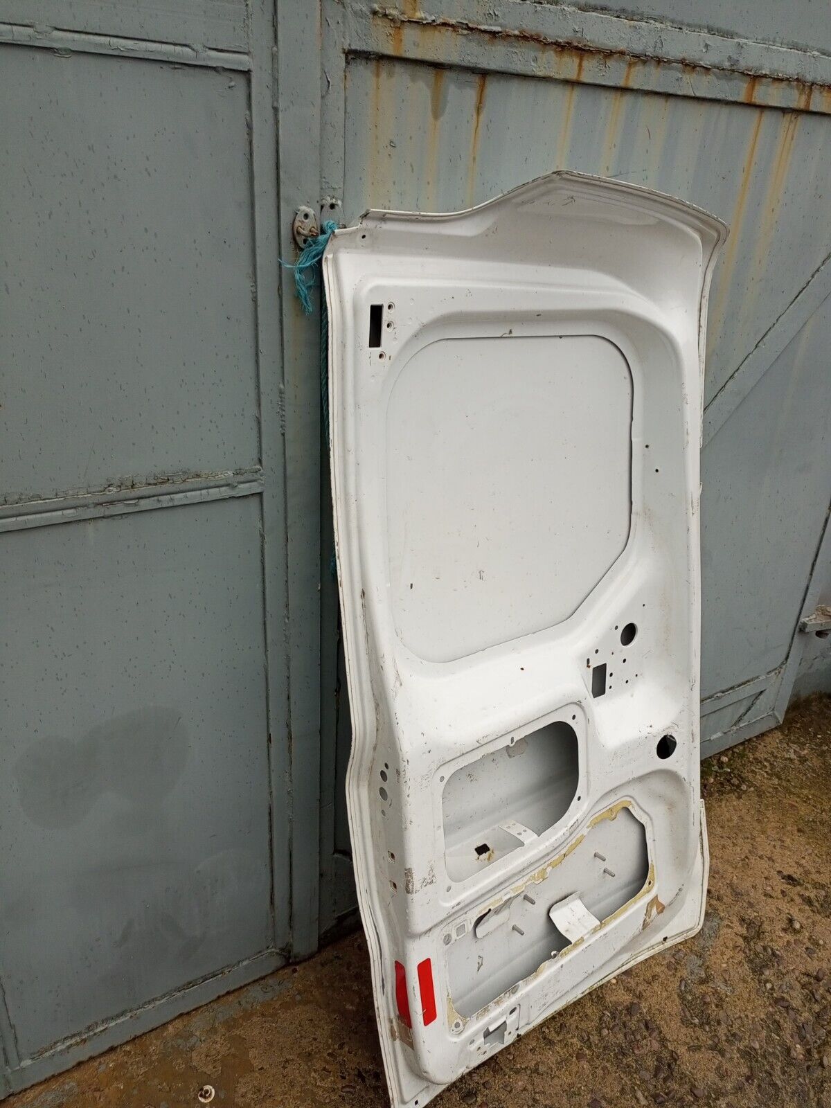 FORD TRANSIT CONNECT REAR VAN DOOR