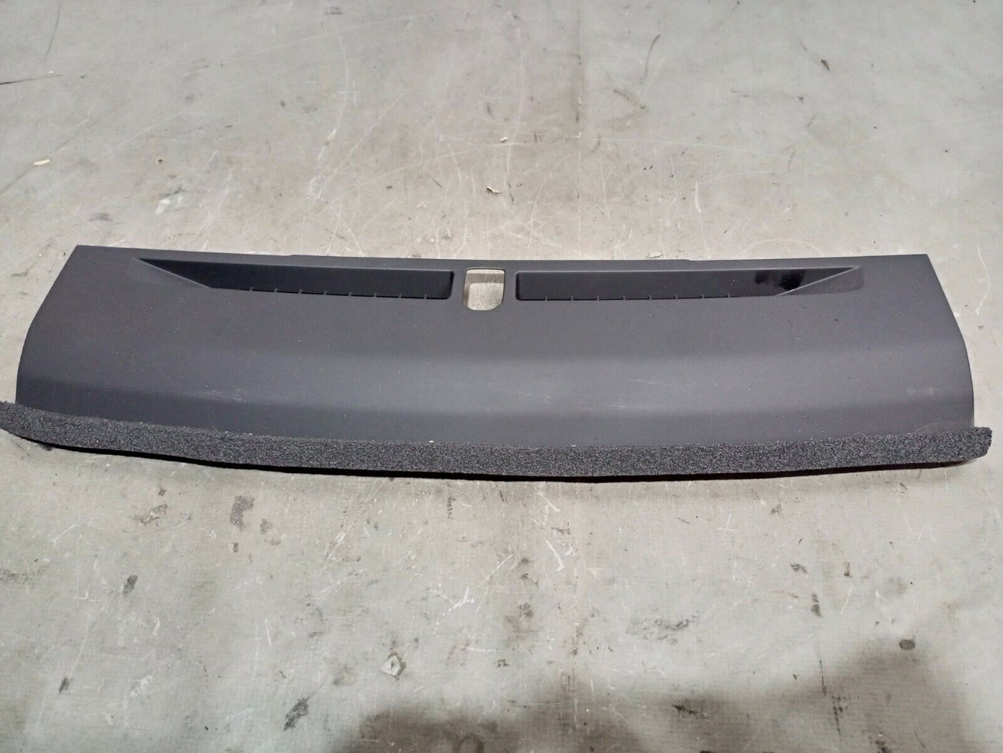 RANGE ROVER L405 FRONT CENTRE DASHBOARD WINDSCREEN COVER P/N:CPLA-044A98-B