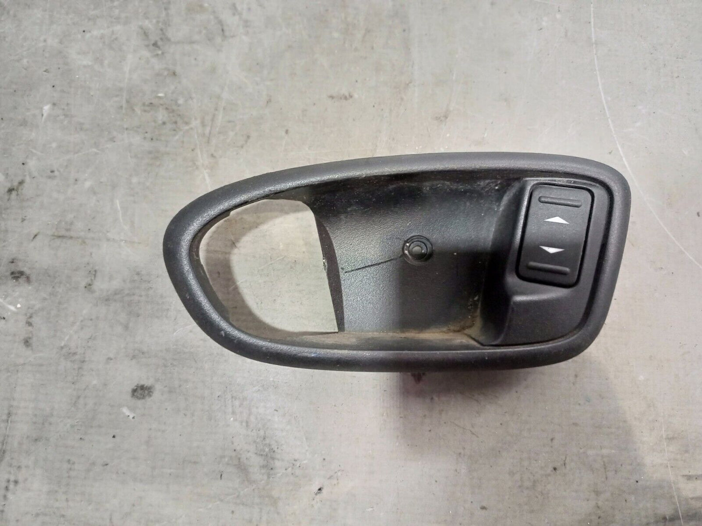 FORD MONDEO REAR LEFT SIDE INTERIOR DOOR HANDLE SWITCH P/N: 6M21-U226A37-BBW