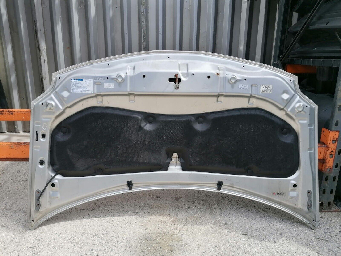 06-10 TOYOTA AURIS SR 5 DOOR GENUINE FRONT BONNET IN SILVER