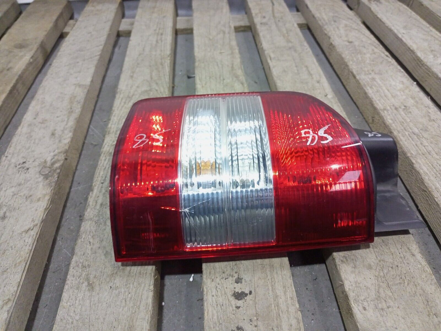 VAOLKSWAGEN TRANSPORTER T5 2004-2009 REAR RIGHT TAILLIGHT P/N:7H5945258A