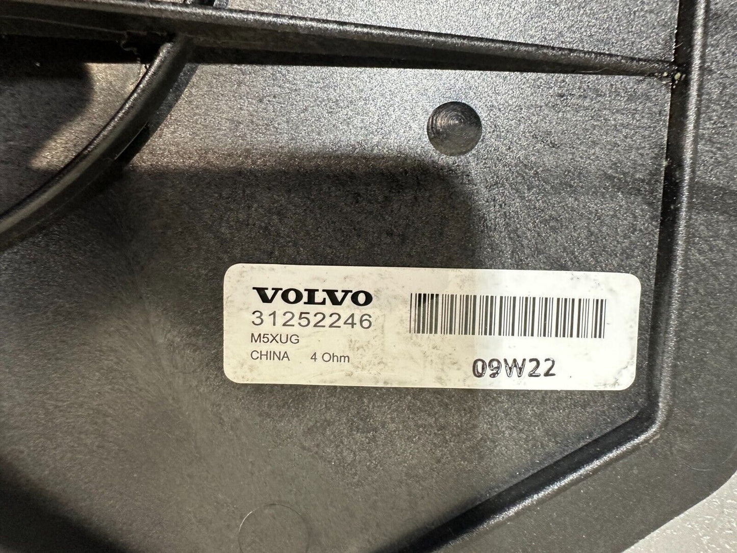 VOLVO C30 2007-2013 REAR DOOR SPEAKER GENUINE; P/N: 31252246