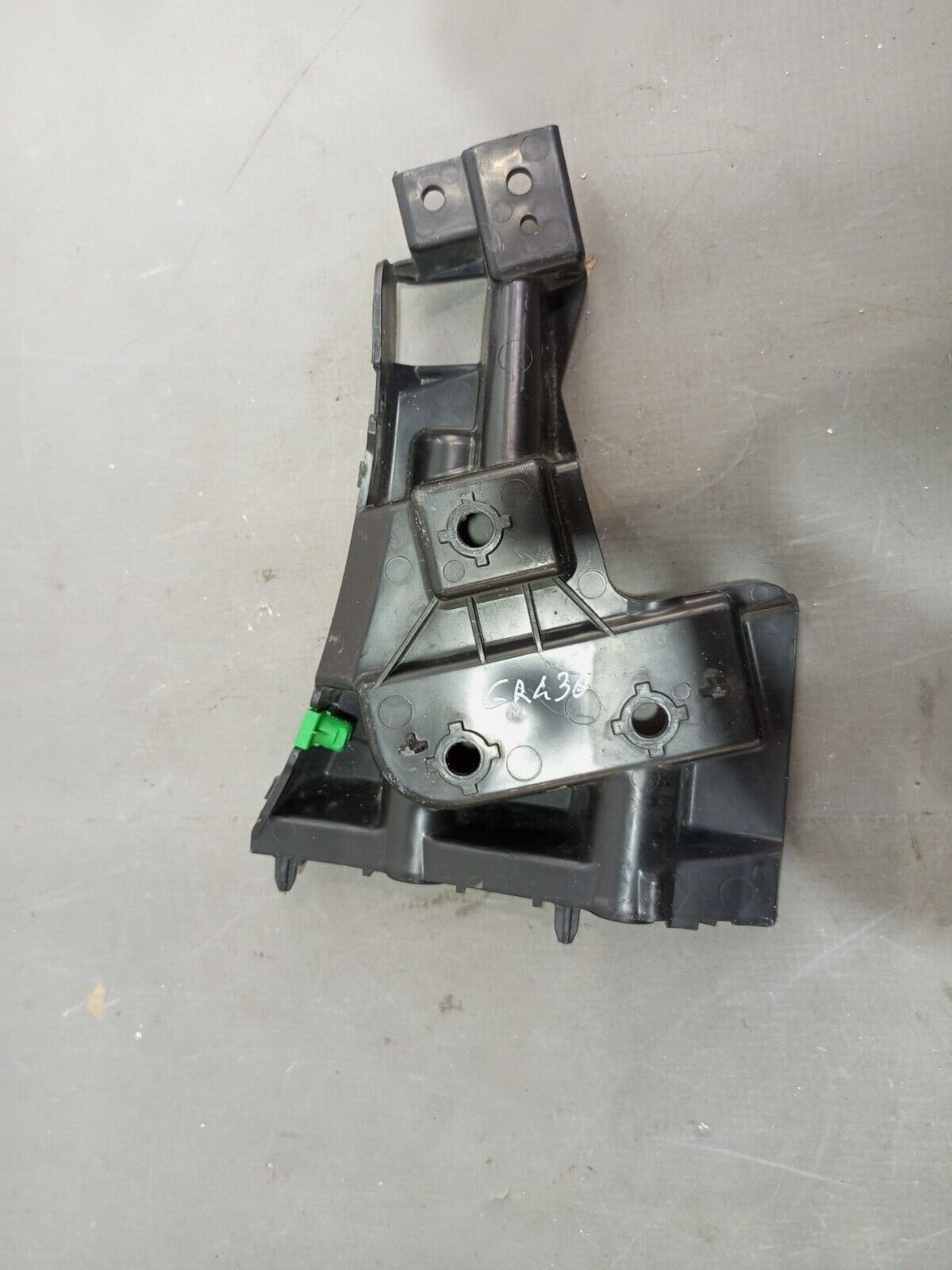 VOLVO S60 2013-2018 FRONT BUMPER RIGHT OUTER BRACKET P/N:31425464