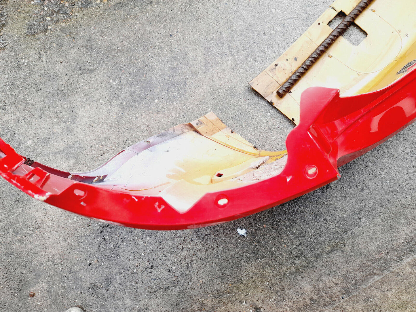 GENUINE FORD FISTA MK8 2017 ONWARDS REAR BUMPER IN RED