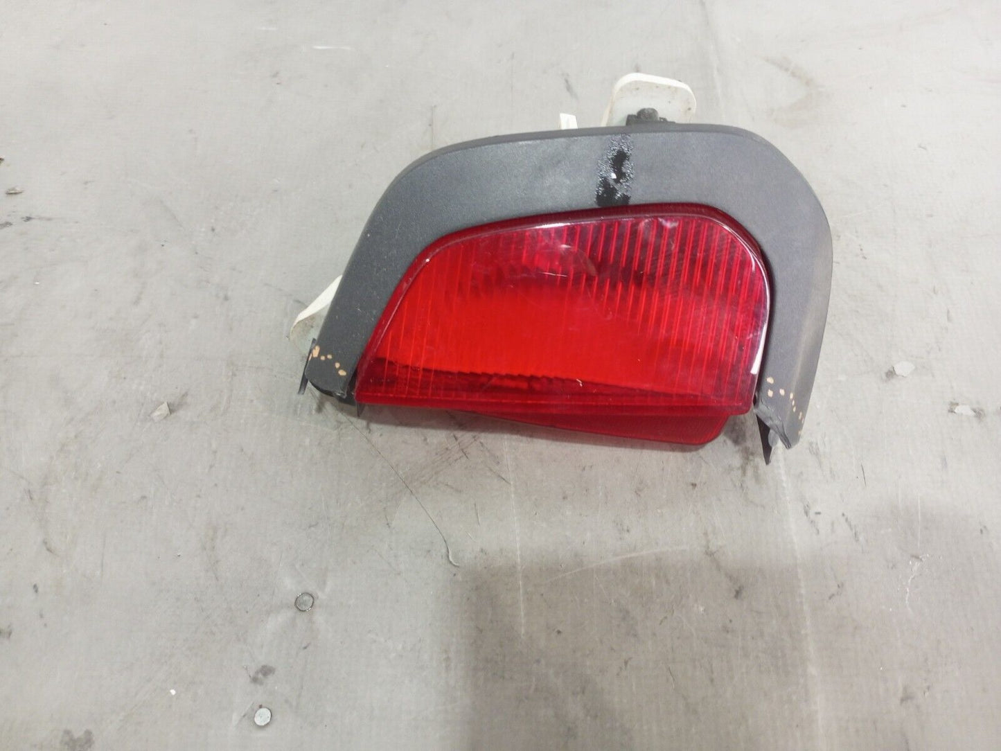 SUZUKI IGNIS REAR LEFT REFLECTOR LIGHT P/N:w3377