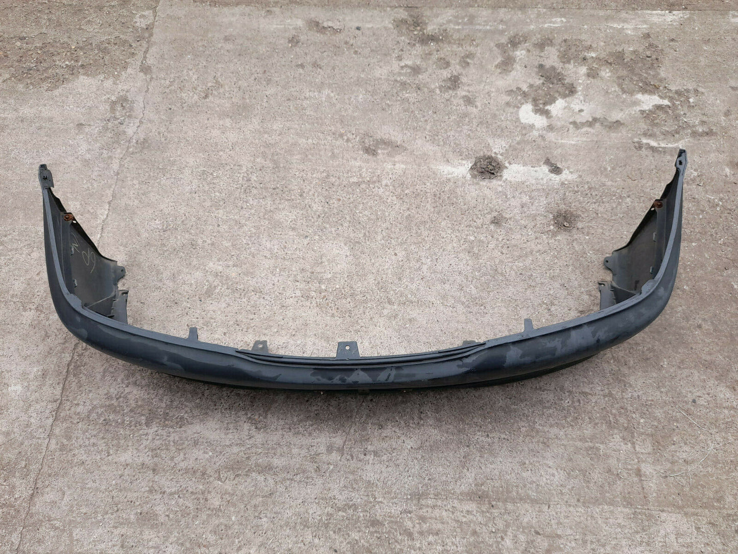 GENUINE TOYOTA AVENSIS 2000 FRONT BUMPER WITH GRILLE PN:5211905070