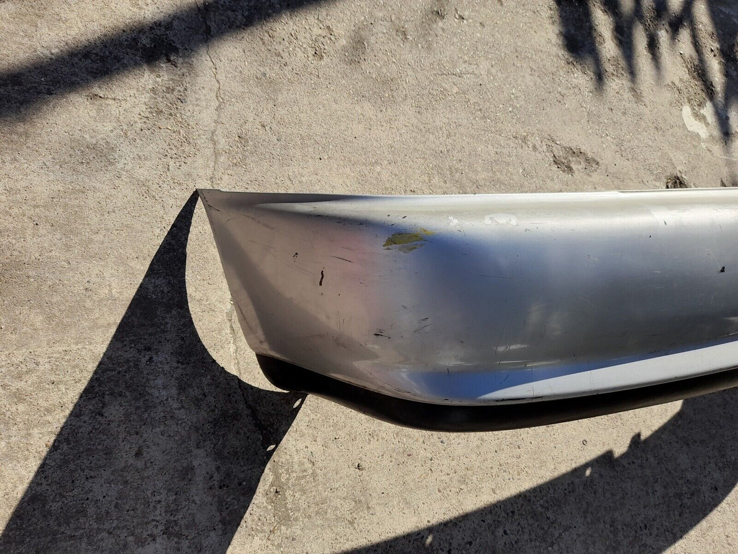 GENUINE TOYOTA COROLLA 1991-1995 REAR BUMPER P/N:521591A560