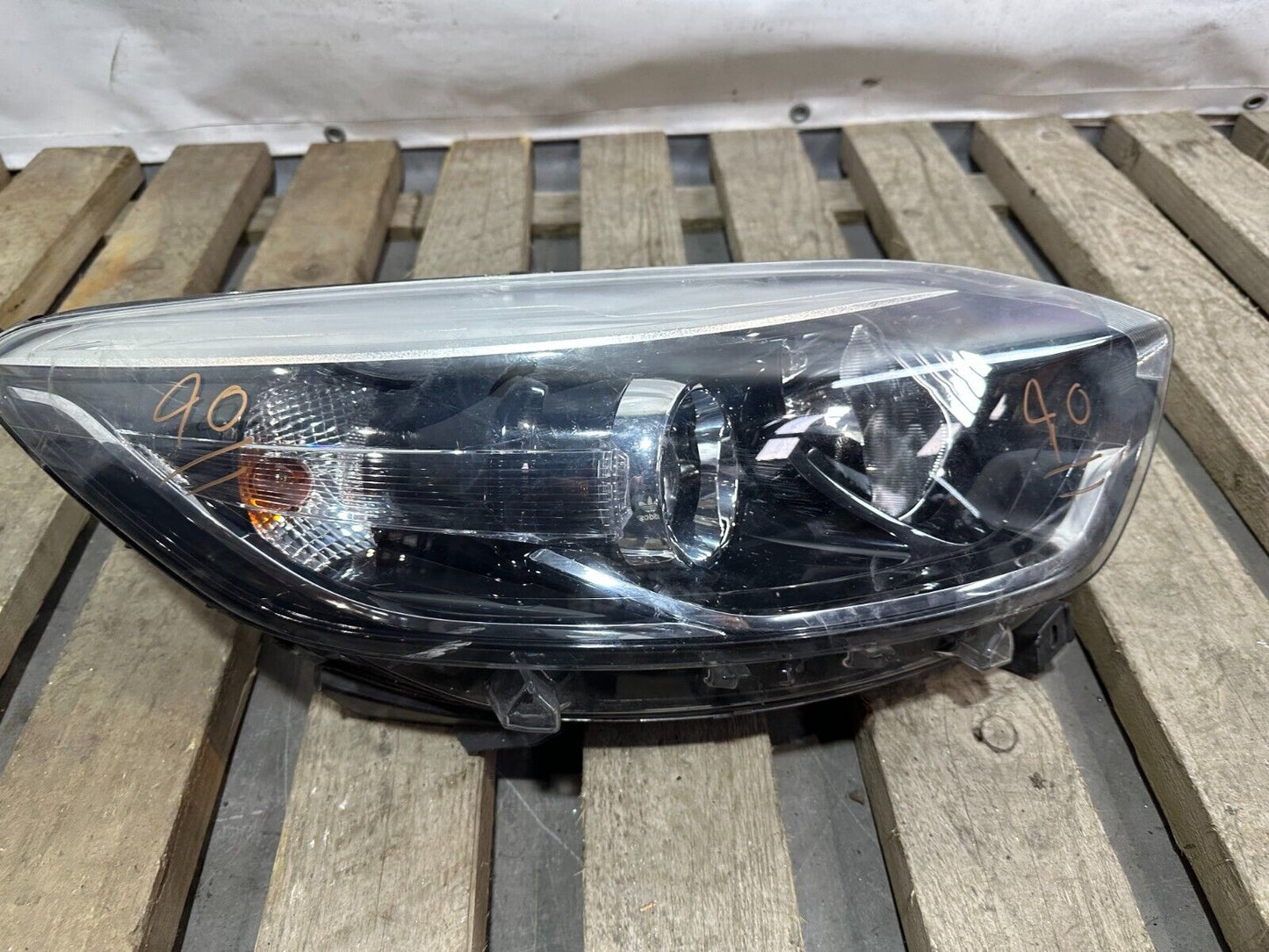 RENAULT CAPTUR  2013-2017 RIGHT SIDE HEADLIGHT P/N:260100961R