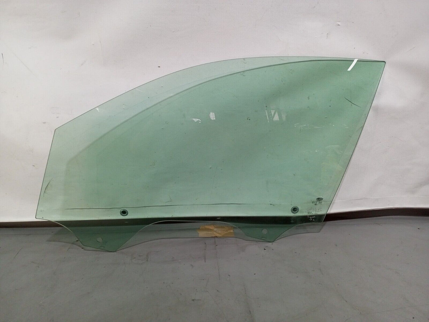 VOLKSWAGEN TIGUAN MK2 FRONT LEFT PASSENGER SIDE DOOR WINDOW GLASS P/N:5NA845201