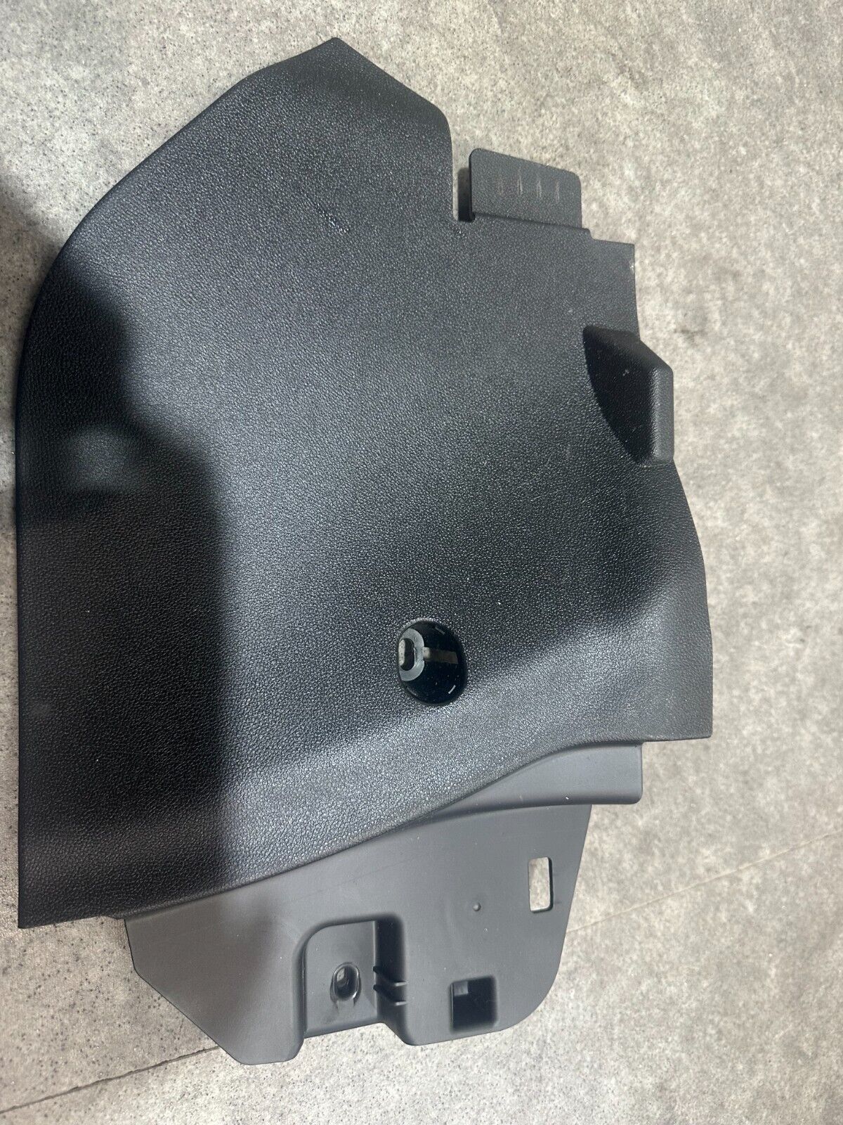 VAUXHALL CORSA E ADAM 2013-18 PASSENGER CENTRE CONSOLE FOOT PANEL; P/N: 13350300