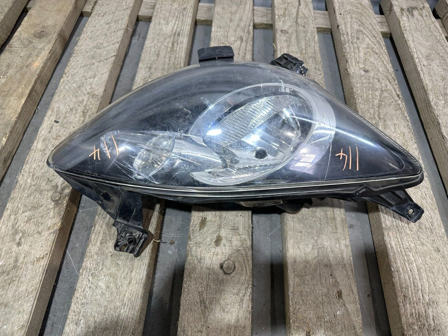 TOYOTA AYGO 2005-2014 FRONT RIGHT HEADLIGHT P/N:811100H080